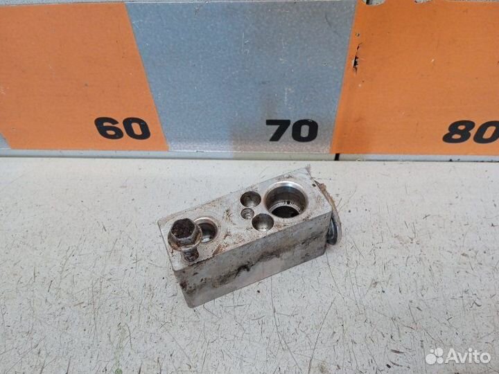 Клапан кондиционера Renault Logan 1 2004-2014