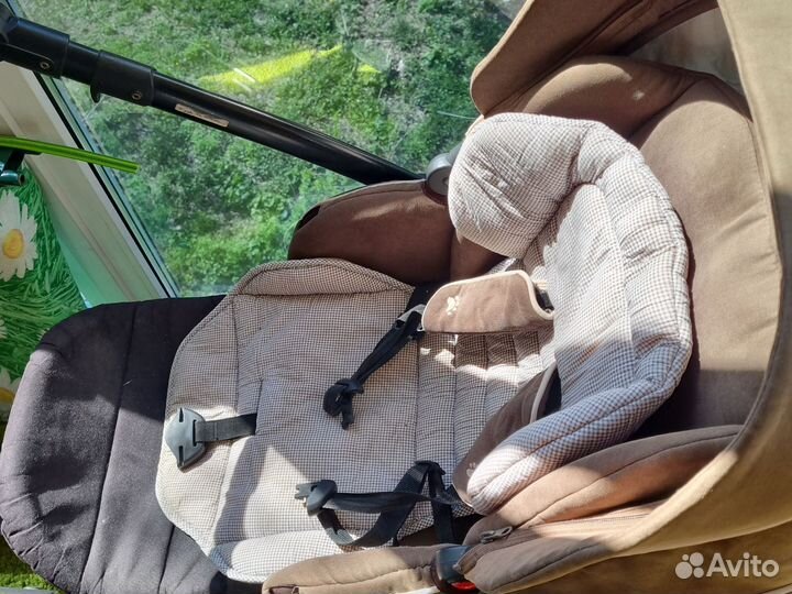 Коляска со сьёмной люлькой