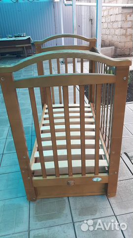 Детская кроватка с матрасиком из массива дерева