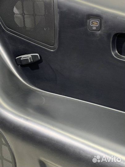 Обшивка багажника задняя левая Kia Mohave 2 HM