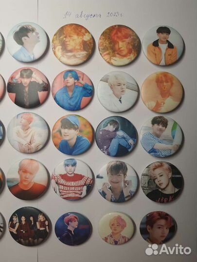 Значки BTS матовые
