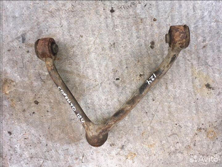 Рычаг передний верхний правый Kia Sorento