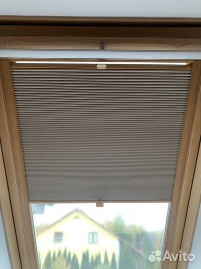 Шторы плиссе на мансардные окна