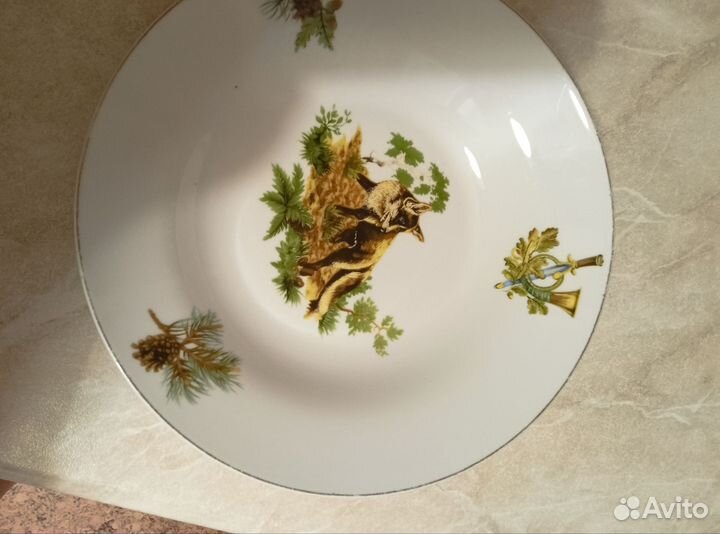 Тарелка большая фарфор