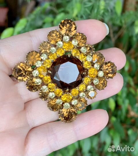 Броши прошлых лет