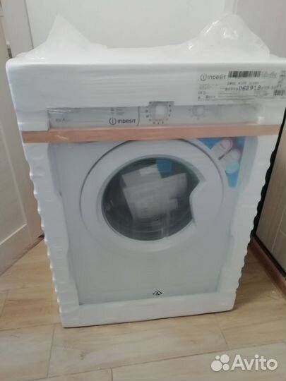 Новая стиральная машина Indesit iwub 4085 (CIS)