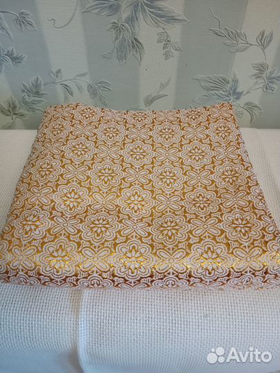 Отрез ткани парча