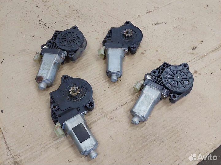 Стеклоподъемника (мотор) Hyundai Elantra XD 3