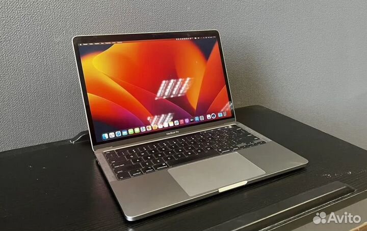 MacBook Pro 13 2020 i7/16/512 новый