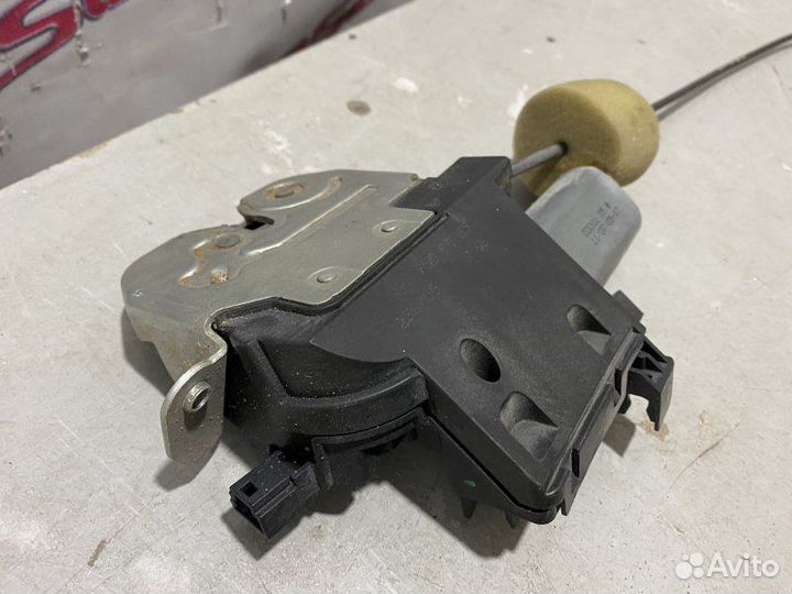 Замок багажника Mercedes-Benz S-Class W221