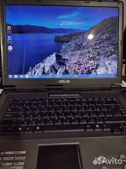 Ноутбук asus
