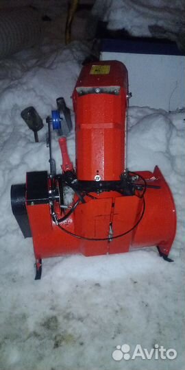 Снегоуборочная приставка к мотоблоку