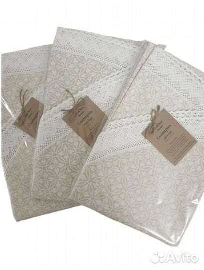 Скатерть с кружевом (круглая)