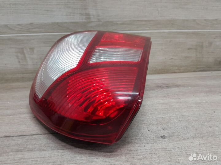 Фонарь задний правый Renault Symbol I рестайлинг 2