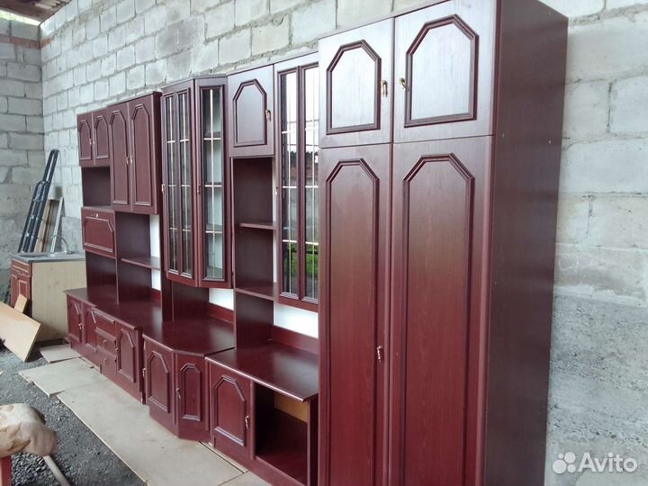 Стенка в гостиную