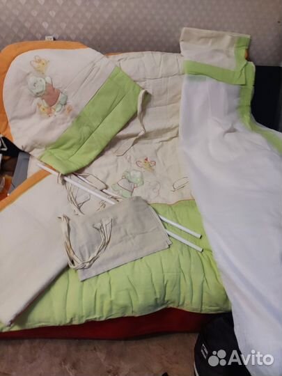Комплект в детскую кроватку с бортиками