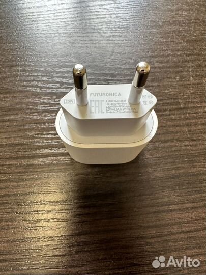 Зарядное устройство на iPhone 20w