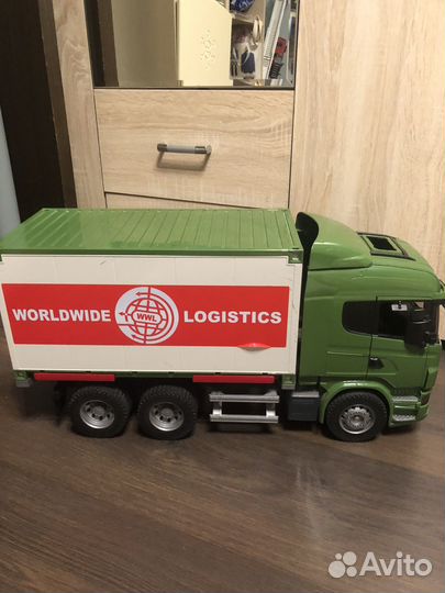 Bruder Грузовик с Дорожными Знаками