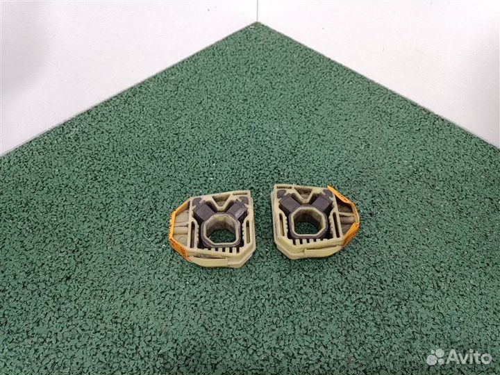 Кронштейн радиатора Vw Passat B7 2011