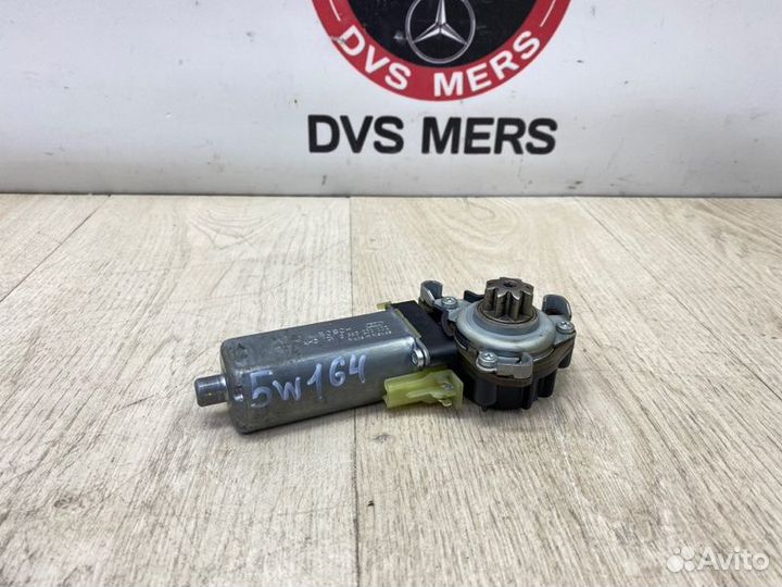 Моторчик регулировки сидении Mercedes Ml W164