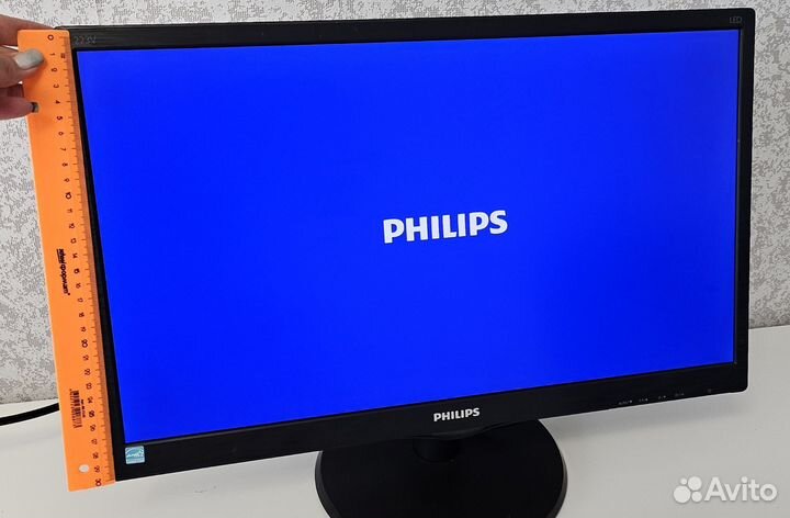 Монитор Philips 223v5l