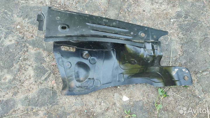 Стакан лонжерона правый VW Polo