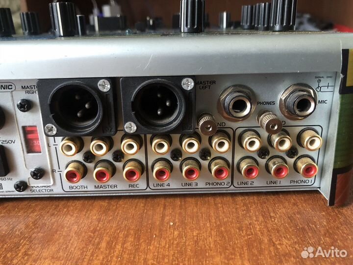 Dj микшерный пульт. Omnitronic