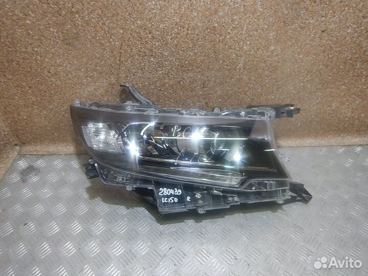 Фара правая Toyota Land Cruiser Prado