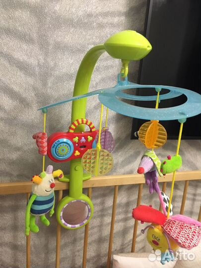 Музыкальная карусель на кроватку
