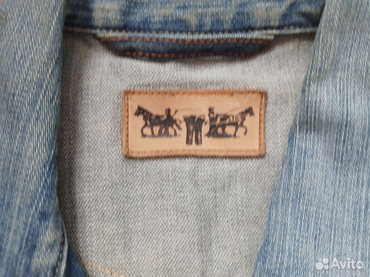 Джинсовая куртка женская levis