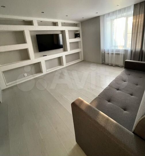 2-к. квартира, 65 м², 1/9 эт.