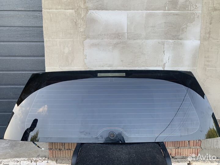 Стекло крышки багажника toyota Land Cruiser 200