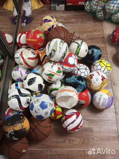 Футбольные мячи
