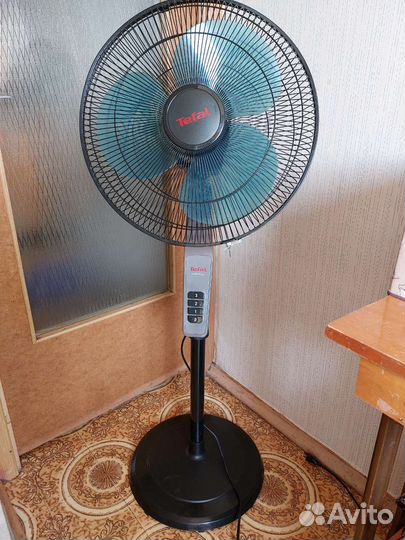 Напольный вентилятор