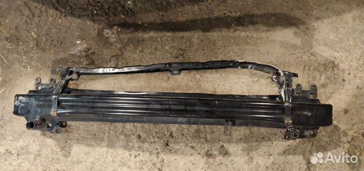 Усилитель переднего бампера Skoda Octavia A5 FL