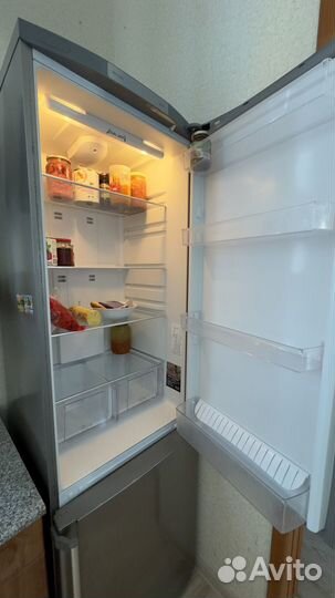 Холодильник Hotpoint ariston 200см