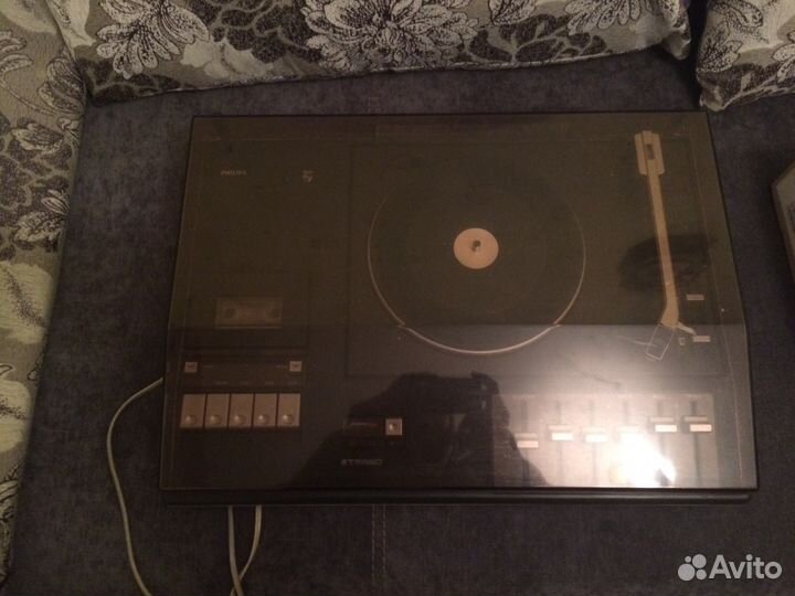 Виниловый проигрыватель Philips Gr814/04