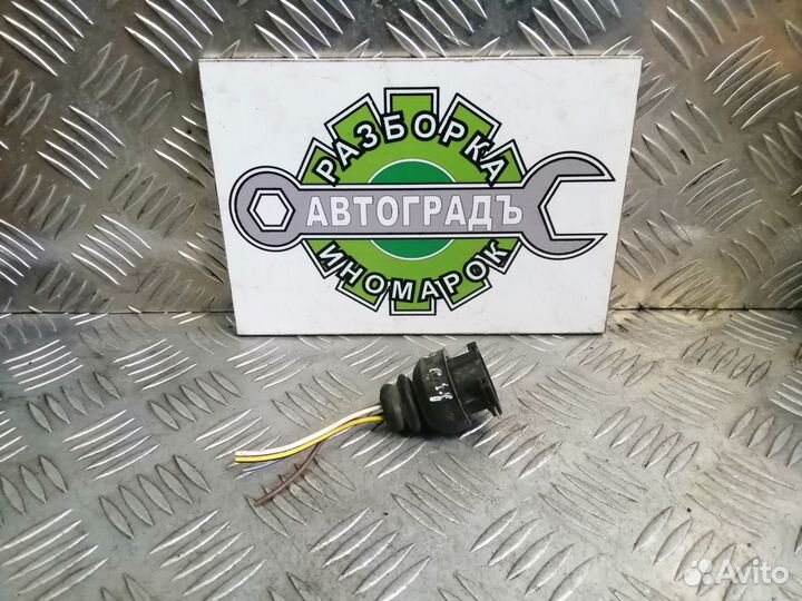 Разъём на фару Audi 100 C4