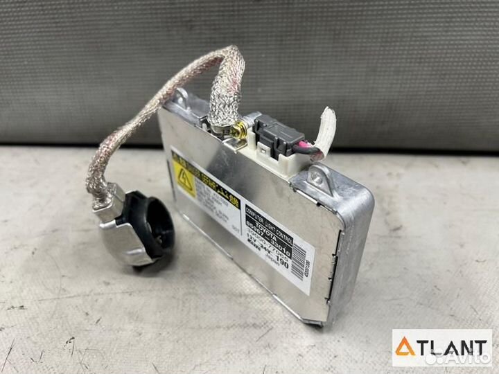 Блок ксенона toyota IST