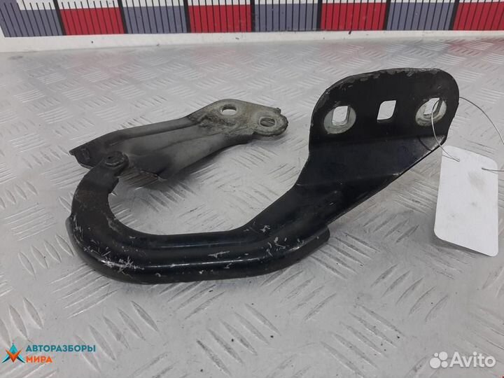 Петля капота Ford Focus 3 2013 BM51A16801AD