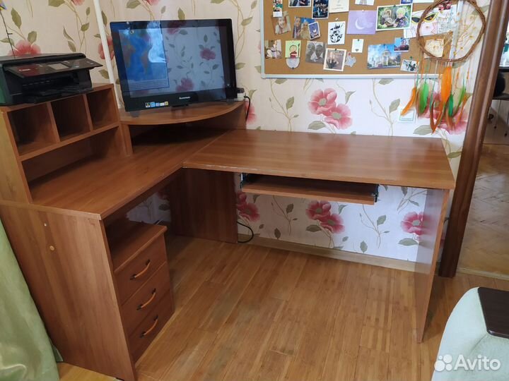 Компьютерный стол