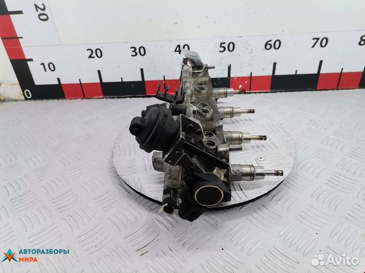 Топливная рампа Volkswagen Golf 4 2004 03C133204AH