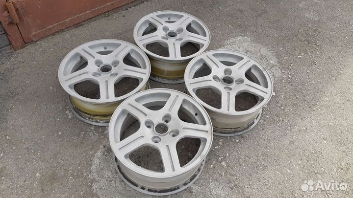 Литые диски StilAuto R15 4х114,3 комплект