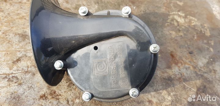 Звуковой сигнал.Тон высокий. 12 в