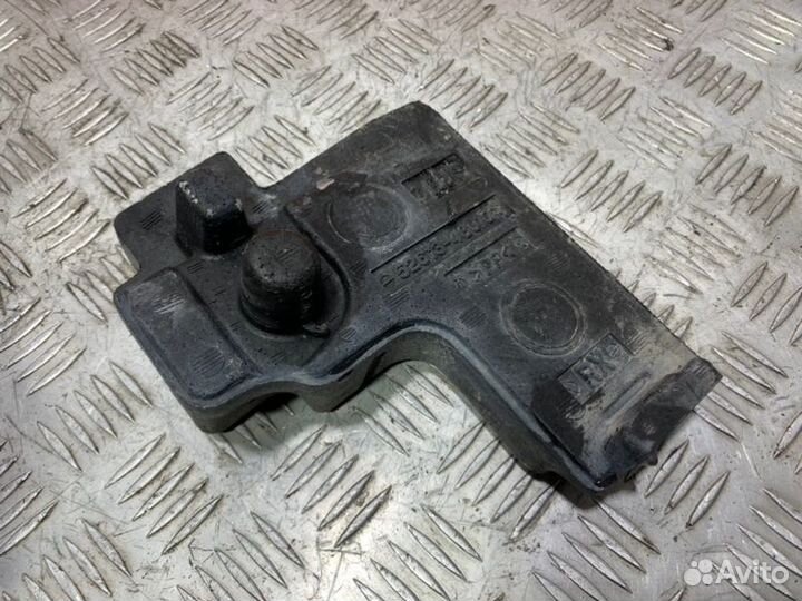 Абсорбер бампера передний правый Lexus Rx350