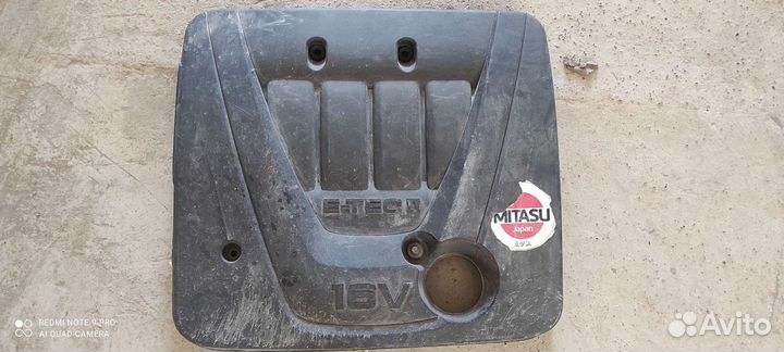 Крышка двигателя на Шевроле Круз