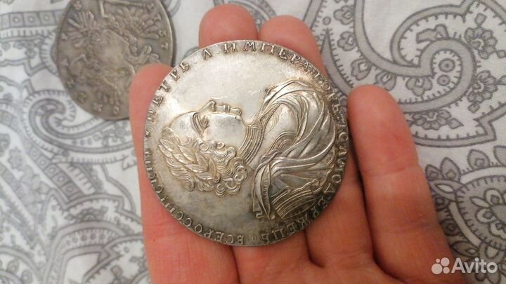 Продам старинные монеты