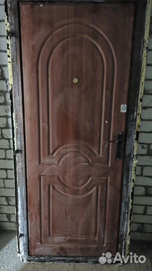 Входная металлическая дверь