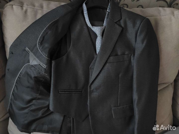 Школьный костюм для мальчика 128