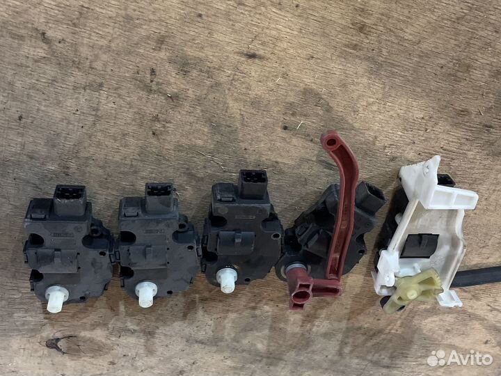 Электропривод заслонки отопителя Mercedes GLK